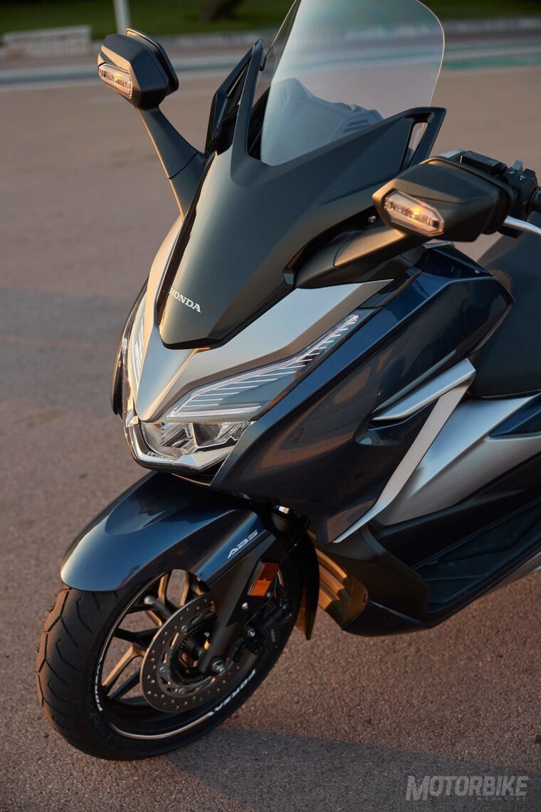 Honda-Forza-300-2019-pruebaMBK17