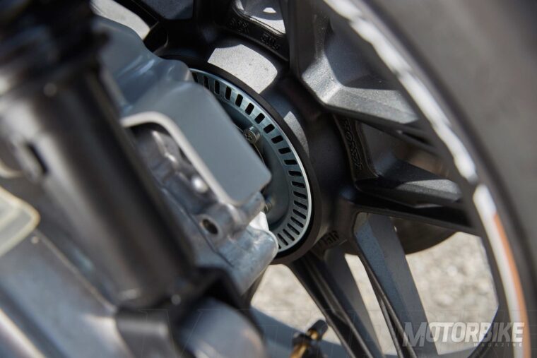 Honda-Forza-300-2019-pruebaMBK26