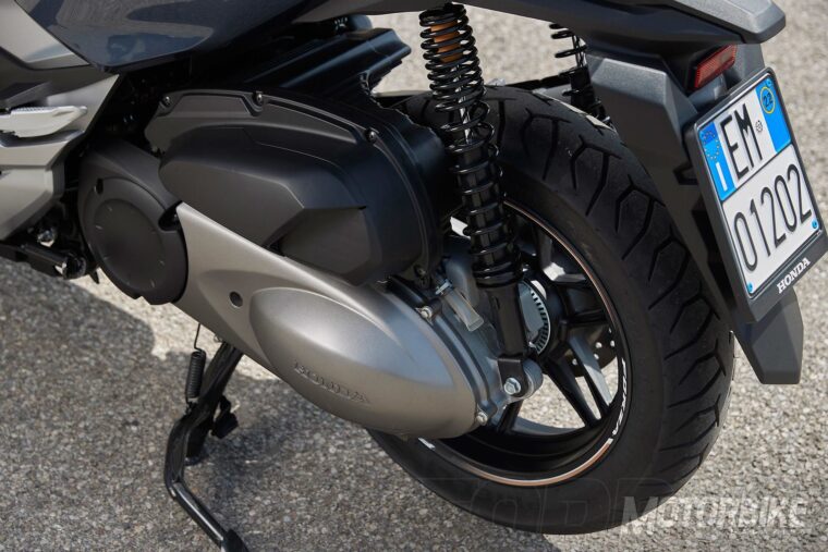 Honda-Forza-300-2019-pruebaMBK27