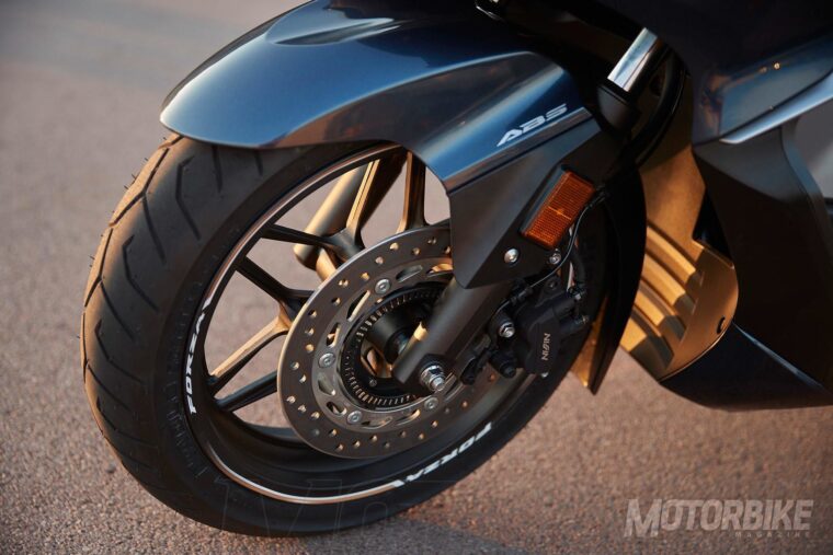 Honda-Forza-300-2019-pruebaMBK35
