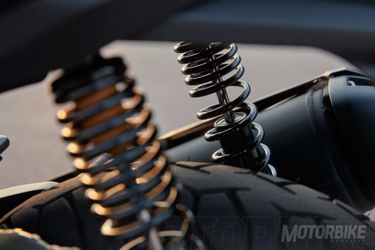 Honda-Forza-300-2019-pruebaMBK36