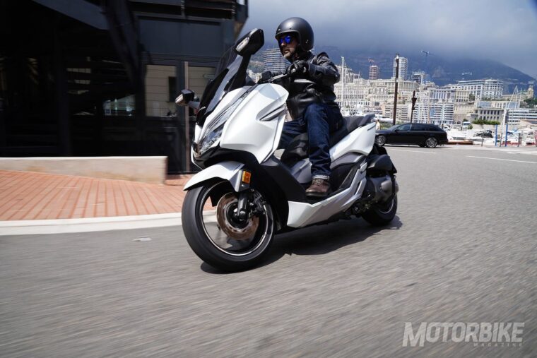 Honda-Forza-300-2019-pruebaMBK53