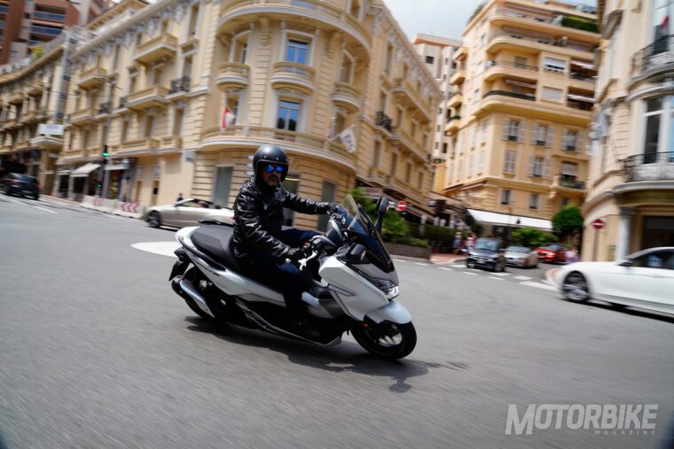 Honda-Forza-300-2019-pruebaMBK60