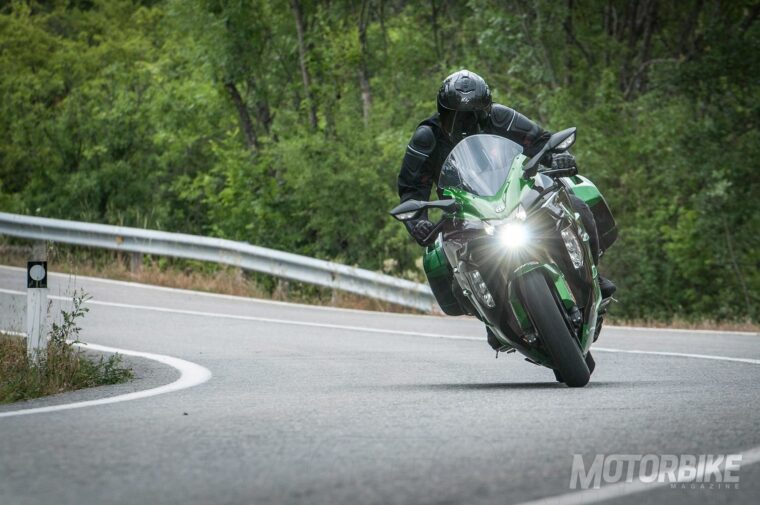 Kawasaki-Ninja-H2-SX-Special-Edition-2018-pruebaMBK13