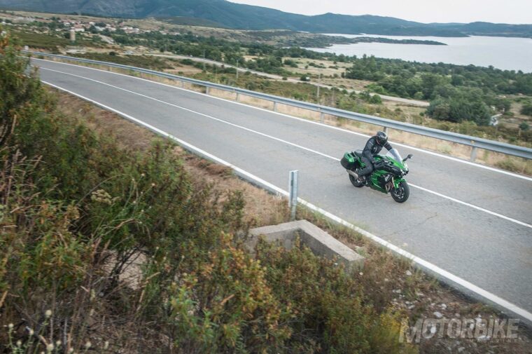 Kawasaki-Ninja-H2-SX-Special-Edition-2018-pruebaMBK15