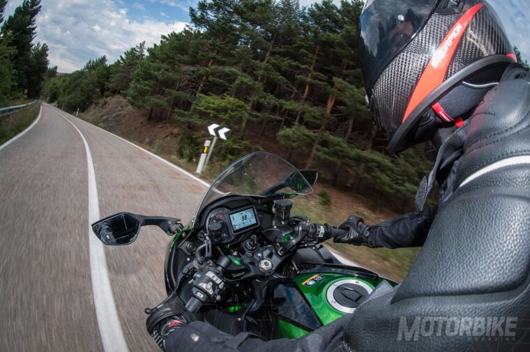 Kawasaki-Ninja-H2-SX-Special-Edition-2018-pruebaMBK24