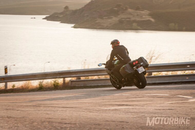 Kawasaki-Ninja-H2-SX-Special-Edition-2018-pruebaMBK38