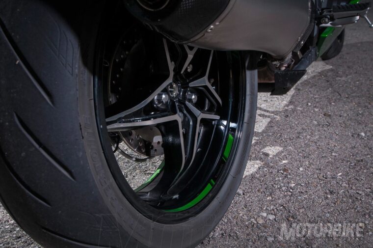 Kawasaki-Ninja-H2-SX-Special-Edition-2018-pruebaMBK58