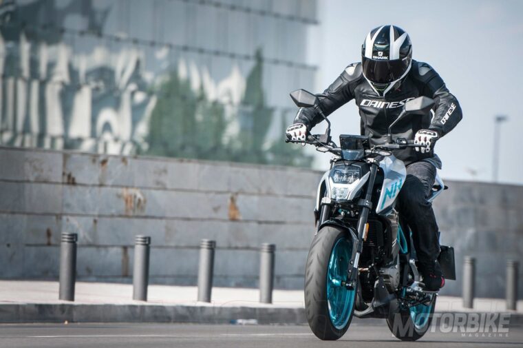 CFMoto-250-NK-2018-pruebaMBK01