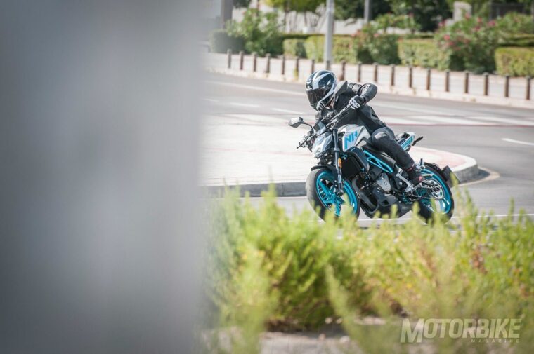 CFMoto-250-NK-2018-pruebaMBK10