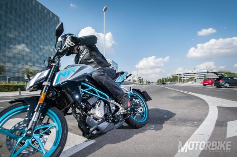 CFMoto-250-NK-2018-pruebaMBK11