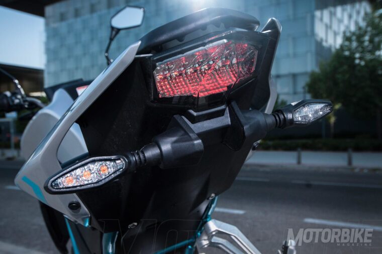 CFMoto-250-NK-2018-pruebaMBK20