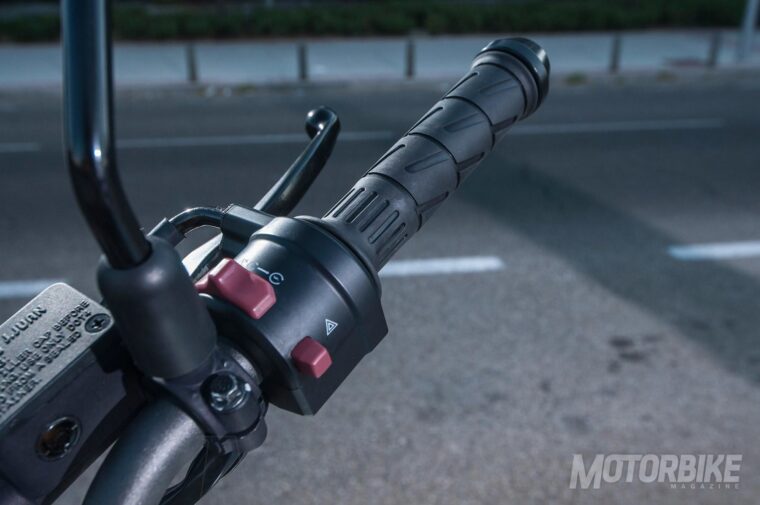 CFMoto-250-NK-2018-pruebaMBK25