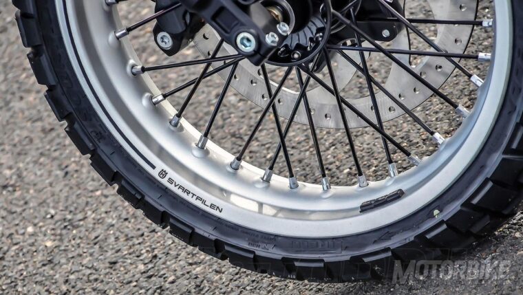 Husqvarna-Svartpilen-401-McQueen-10