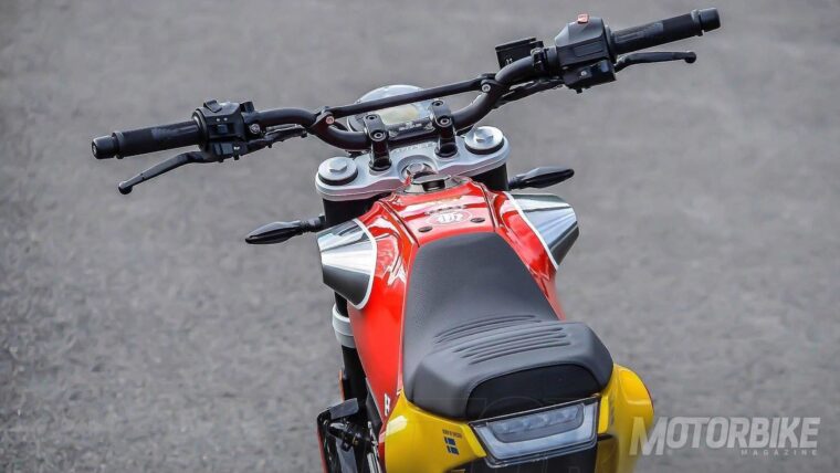 Husqvarna-Svartpilen-401-McQueen-3