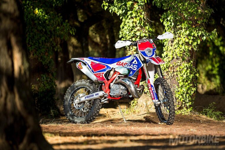 GasGas-EC-250-Six-Days_accion-1