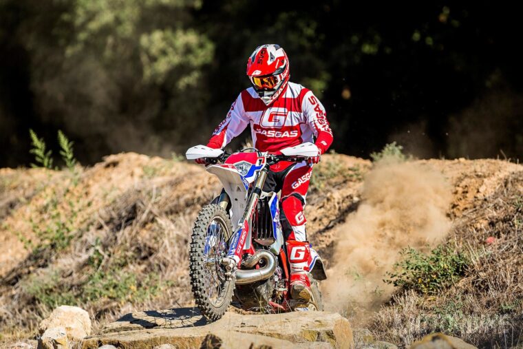 GasGas-EC-250-Six-Days_accion-10