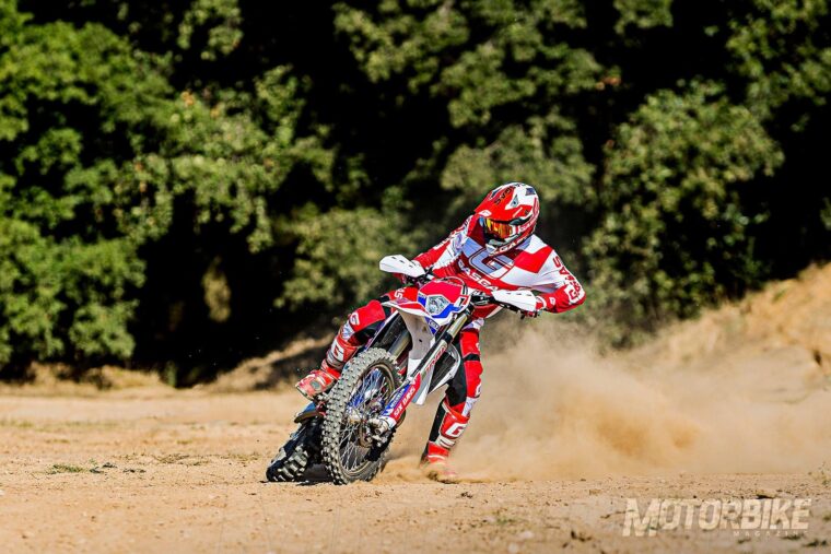 GasGas-EC-250-Six-Days_accion-3