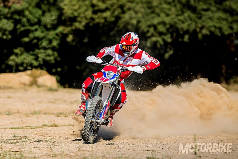 GasGas-EC-250-Six-Days_accion-4