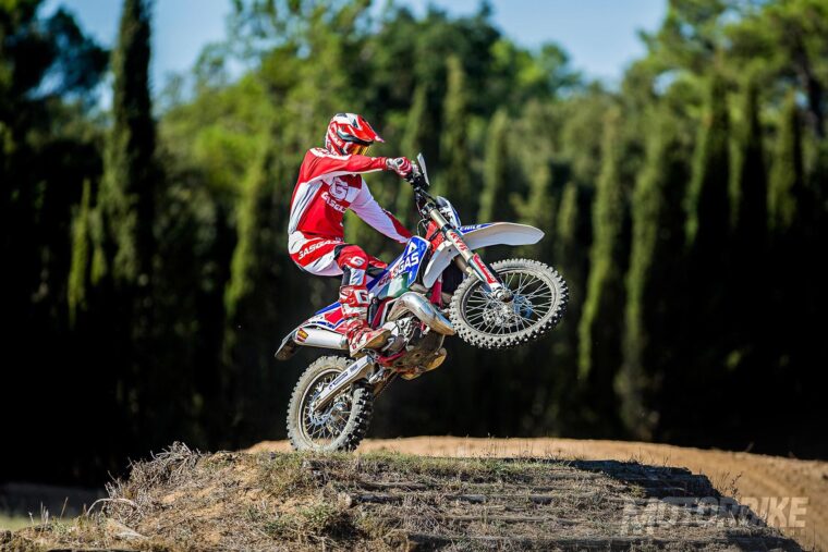 GasGas-EC-250-Six-Days_accion-9