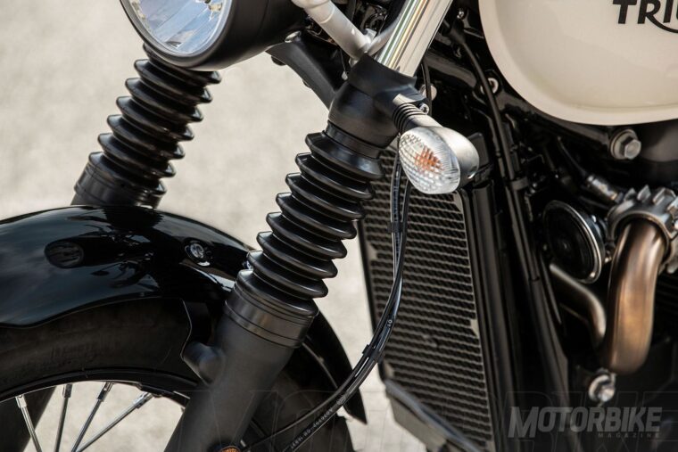 Triumph-Street-Scrambler-2019-23