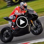 [Vídeo] Ducati Panigale V4 R 2019: 'Debut' en Brands Hatch