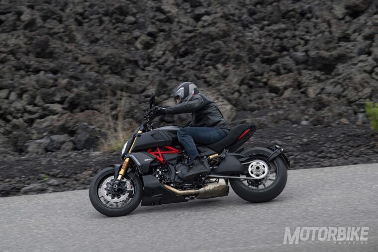Ducati-Diavel-1260-S-2019-13