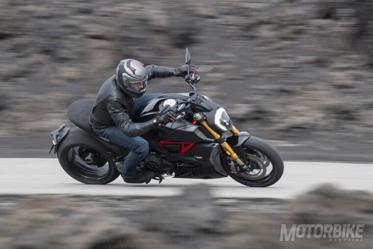 Ducati-Diavel-1260-S-2019-17