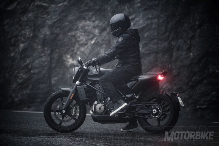 Husqvarna-Svartpilen-701-2019-34