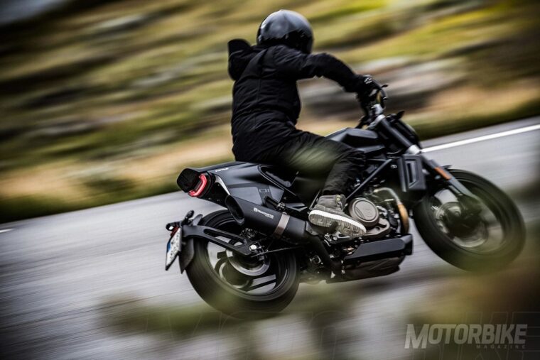 Husqvarna-Svartpilen-701-2019-40