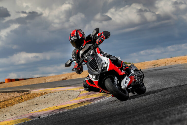 Italjet-Dragster-2022-accion-circuito - 10