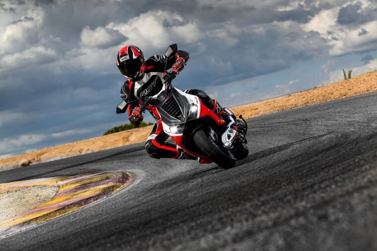 Italjet-Dragster-2022-accion-circuito - 11