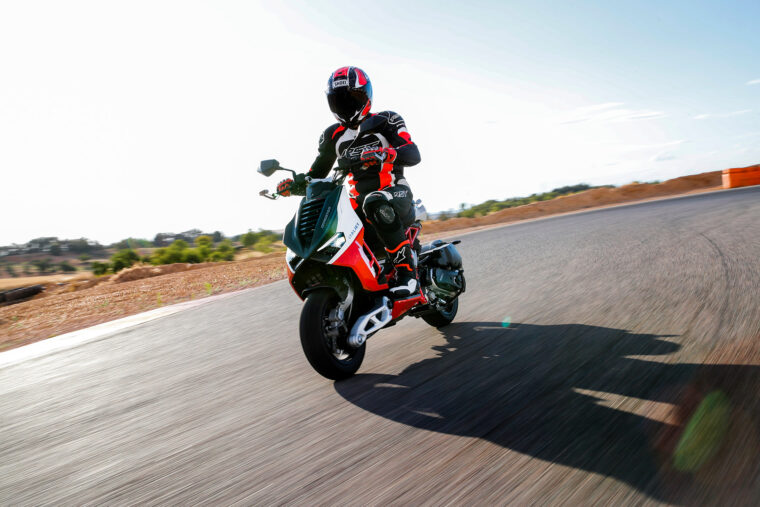 Italjet-Dragster-2022-accion-circuito - 23