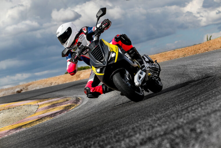 Italjet-Dragster-2022-accion-circuito - 31