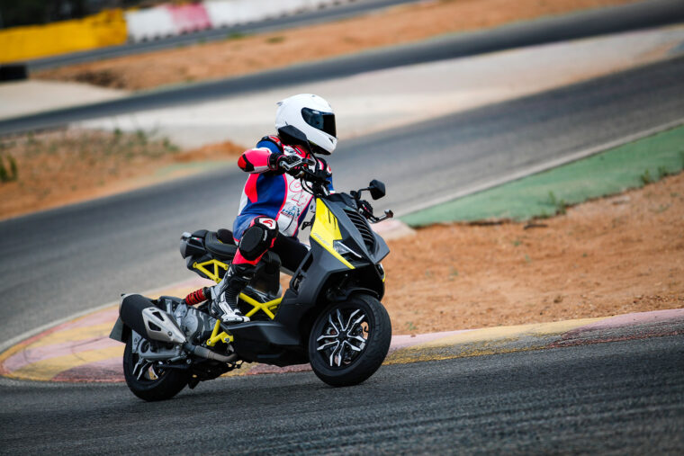 Italjet-Dragster-2022-accion-circuito - 32