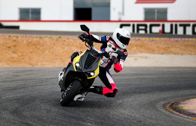 Italjet-Dragster-2022-accion-circuito - 34