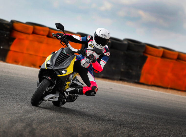 Italjet-Dragster-2022-accion-circuito - 37