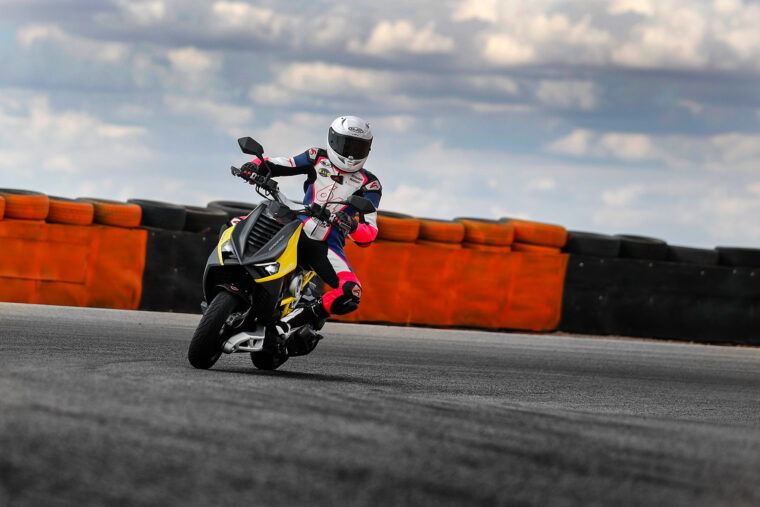 Italjet-Dragster-2022-accion-circuito - 38