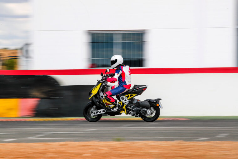 Italjet-Dragster-2022-accion-circuito - 39