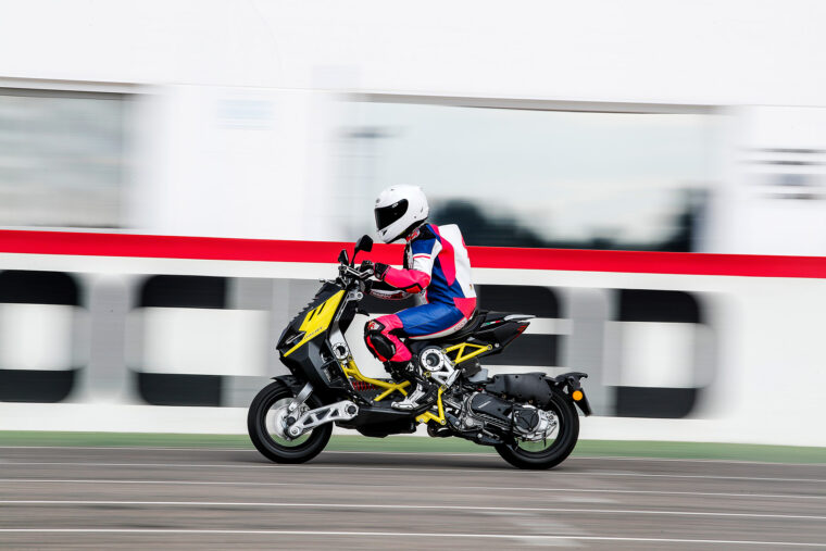 Italjet-Dragster-2022-accion-circuito - 40