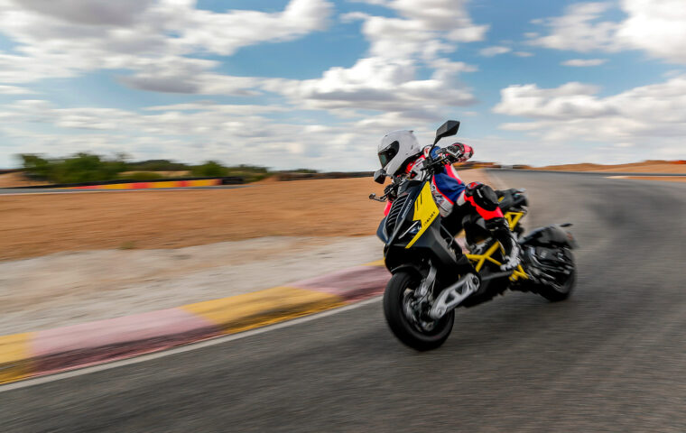 Italjet-Dragster-2022-accion-circuito - 43