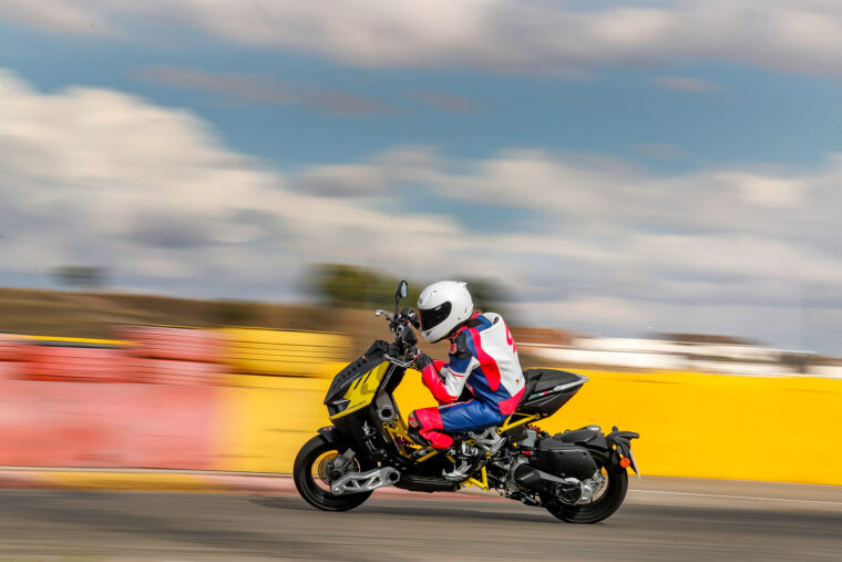 Italjet-Dragster-2022-accion-circuito - 46