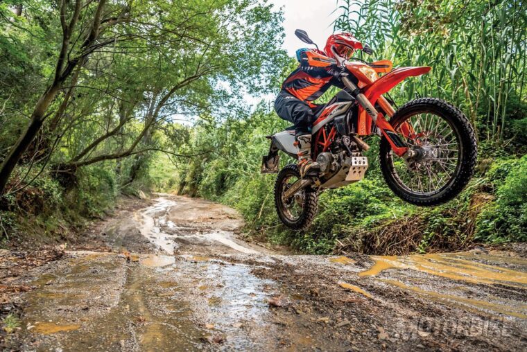 KTM-690-Enduro-R-2019-8