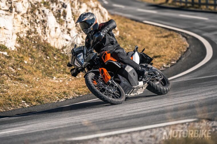 KTM-790-Adventure-2019-17