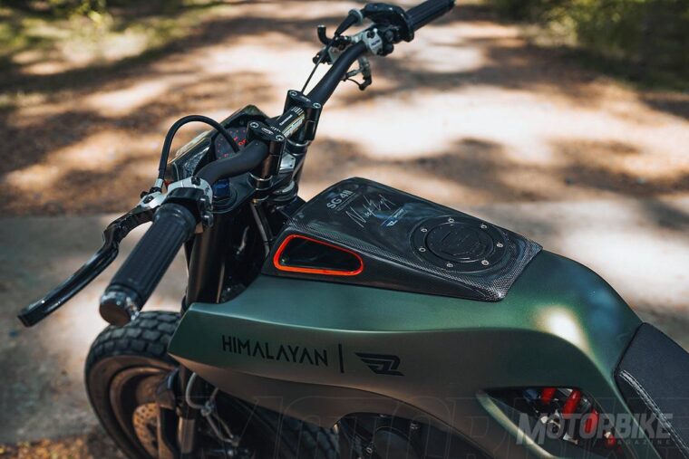 Royal-Enfield-Himalayan-Smoked-Garage-2