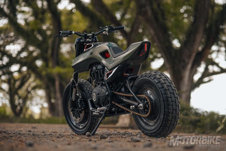 Royal-Enfield-Himalayan-Smoked-Garage-7