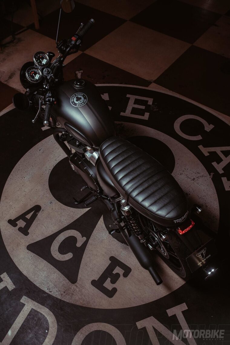 Triumph-Bonneville-T120-Ace-3