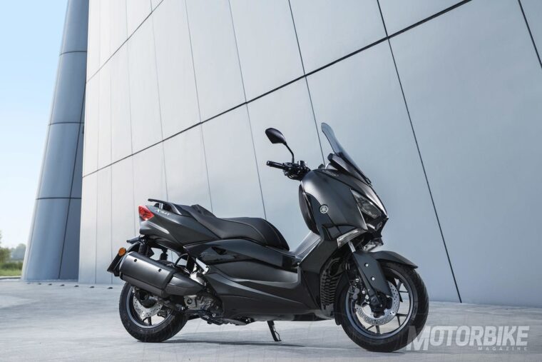 Yamaha-XMax-300-Iron-Max-2019-27