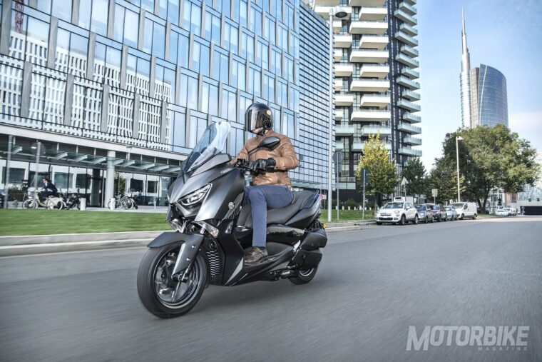 Yamaha-XMax-300-Iron-Max-2019-4