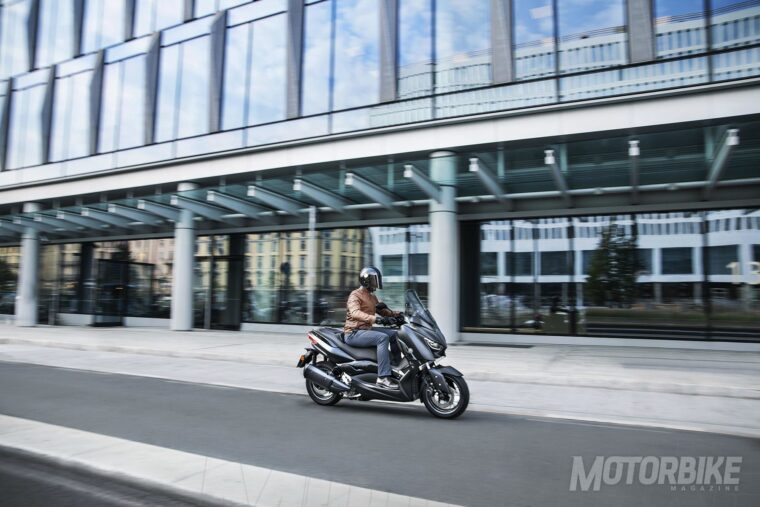 Yamaha-XMax-300-Iron-Max-2019-5